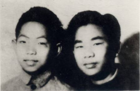 幼年袁隆平（左）（图片来源：新华网）&nbsp;