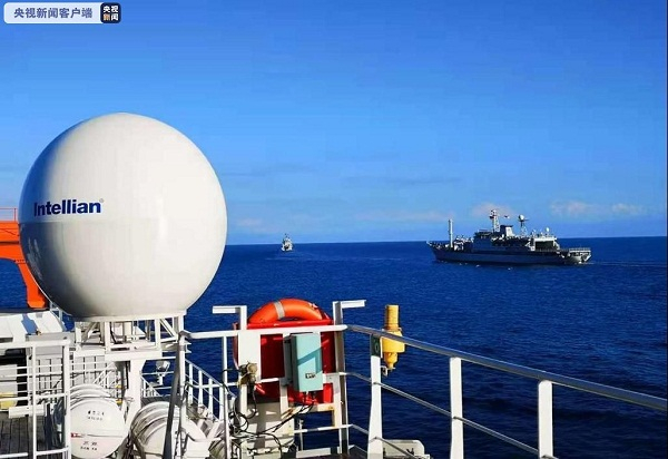 中国舰艇编队执行印尼失事潜艇打捞支援行动（央视新闻）