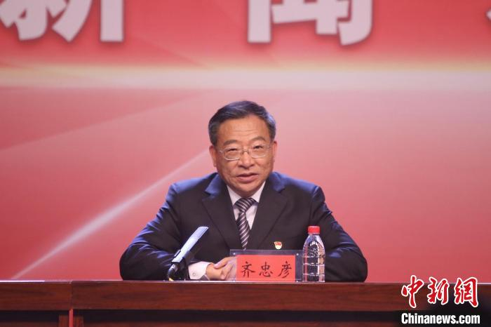 牡丹江市人民政府副市长齐忠彦在发布会上介绍相关情况。　安泽 摄