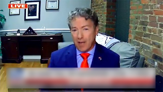 去年11月保罗接受保守派媒体福克斯新闻采访时称“感染过的人应该庆祝一下”，视频截图