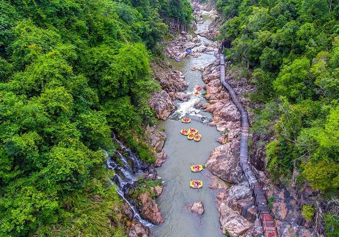 五指山推出四条红色旅游路线~传承红色基因，一起“红”起来！五指山市梯田海南省新浪新闻 9381