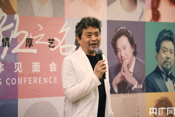 著名男高音歌唱家、上海歌剧院艺术总监魏松（央广网发 上海东方艺术中心供图）