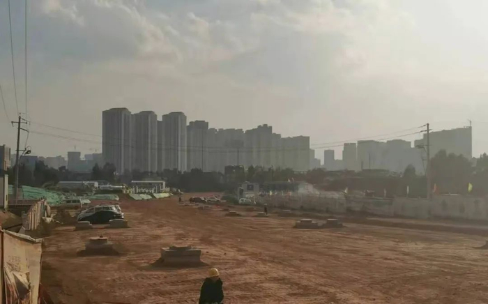 △学校规划用地还未建设