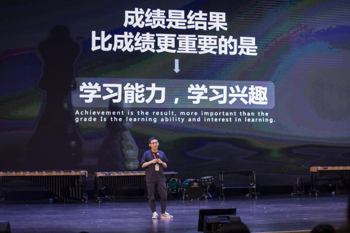 陶石泉分享心得（央广网发 重庆巴蜀常春藤学校供图）