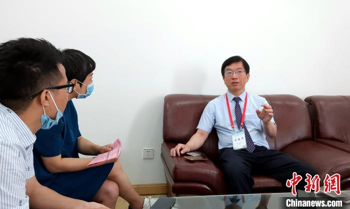 厦门大学附属中山医院副院长、普外科学科带头人吴国洋教授接受媒体采访。　杨伏山 摄