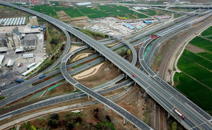 ▲新墟互通新增匝道工程现场。图据 视觉江苏网