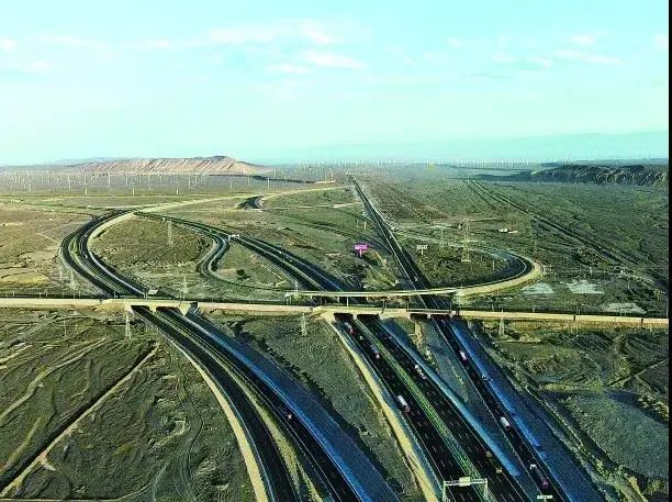 ▲小草湖立交区。图据 新疆交通运输