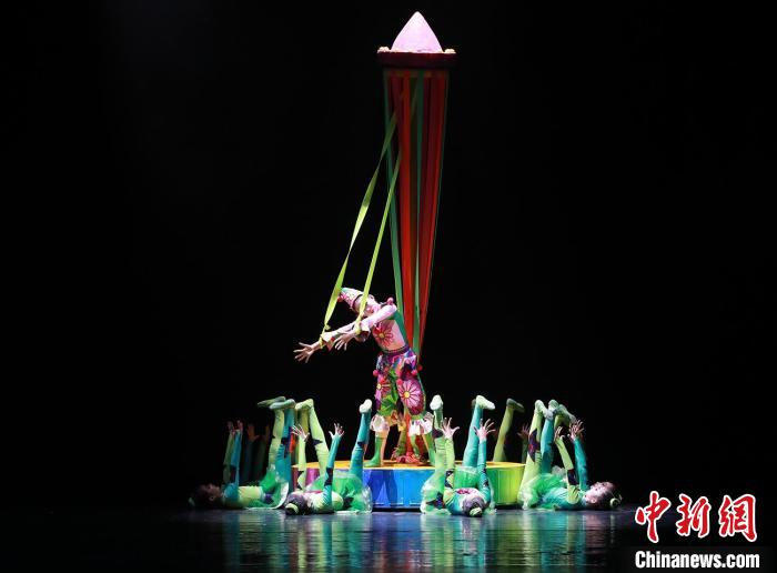 广东艺术剧院举行少儿舞蹈作品展演 洪蕾 摄