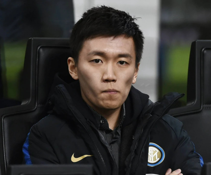  张康阳在意大利每天生活的轨迹，一是梅阿查球场，一是国米总部。