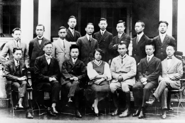 朱德（前排右三）在哥廷根与四川籍中国留德学生的合影。