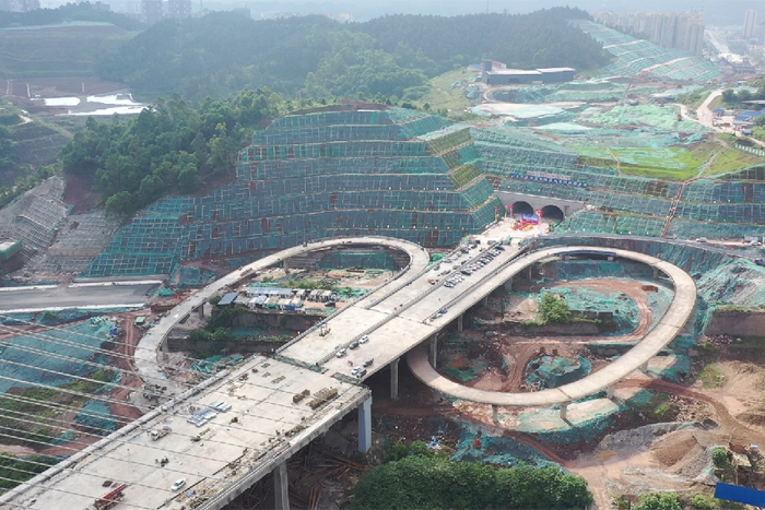隧道与连接线工程（央广网发 四川路桥供图）