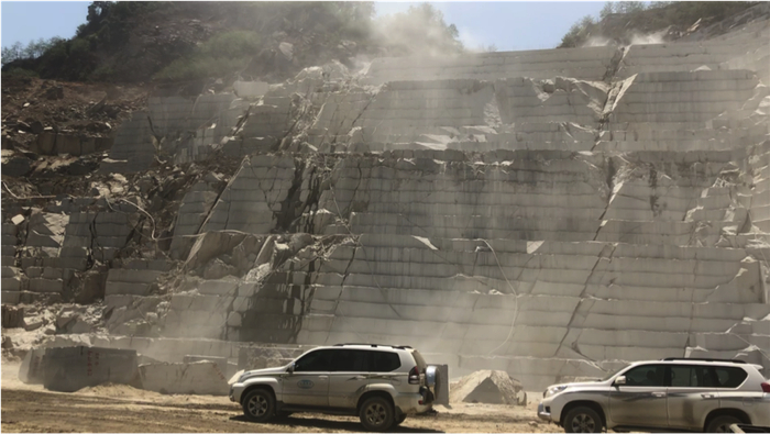 ▲冰花兰矿业采场扬尘污染严重