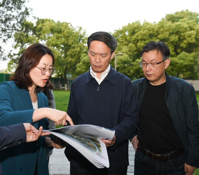 鄞州区委书记褚银良:紧锣密鼓调研忙 就为擦亮"会客厅"