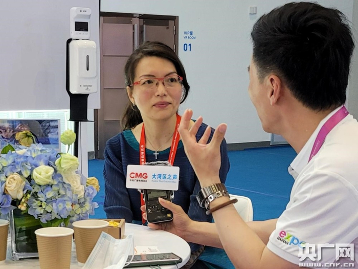 香港贸发局华南区首席代表吴文慧接受大湾区之声记者采访（央广网发）