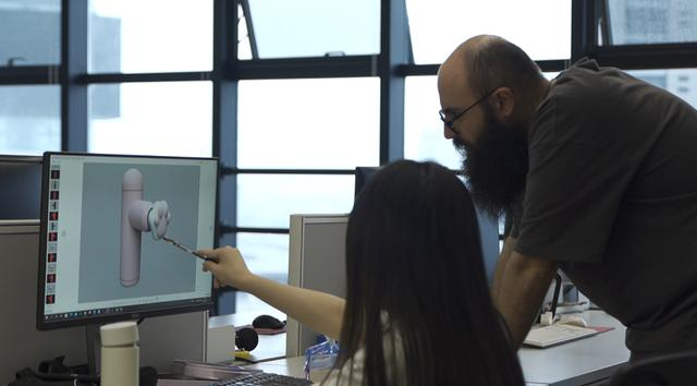 图/设计公司根据消费数据设计新款筋膜枪