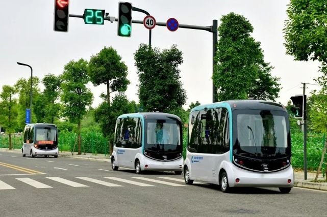 ▲正在成都测试区进行测试的驭势科技车辆