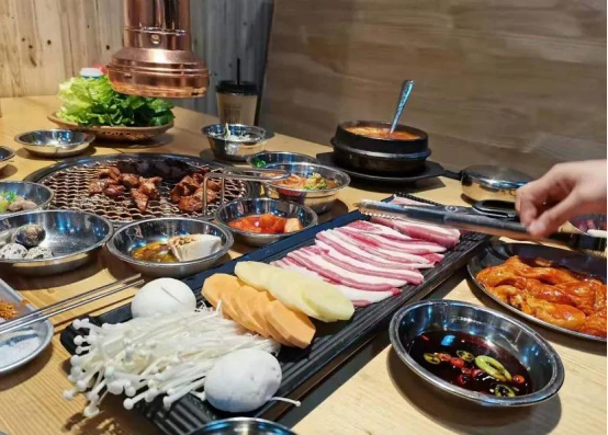 韩式烤肉陷入同质化困境，红餐网摄