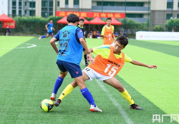 精彩不断的足球赛事不断增强城市魅力