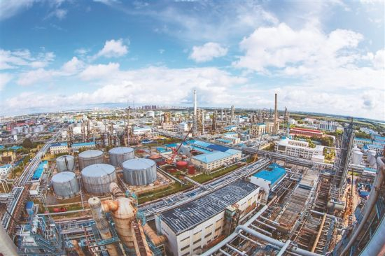 大庆炼化装置区鸟瞰图。受访单位提供