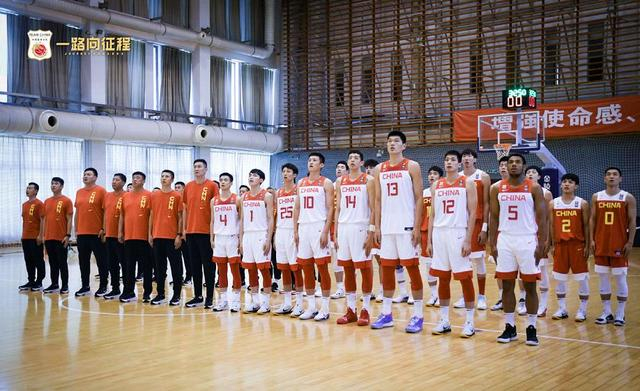 新一届中国男篮出征。中国篮球之队公号供图
