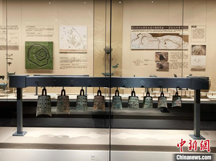 展出文物，东周的铜编钟。　崔佳明 摄