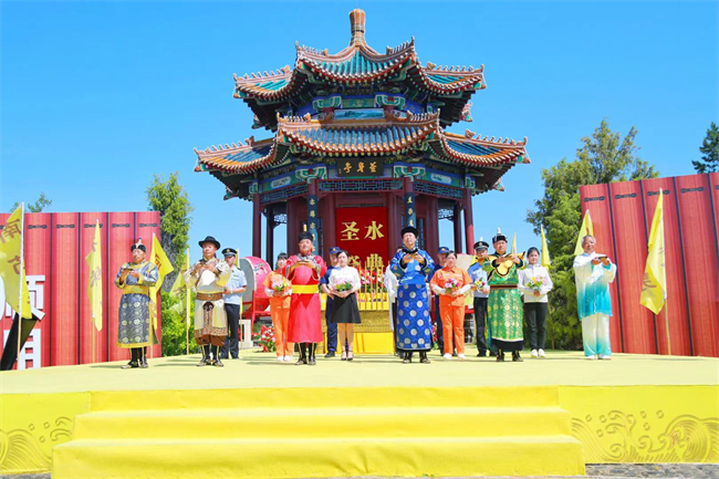 圣水祭典活动。武鑫 摄