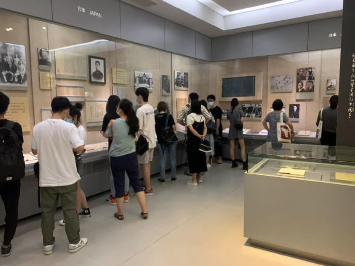 北京鲁迅博物馆里人流络绎不绝