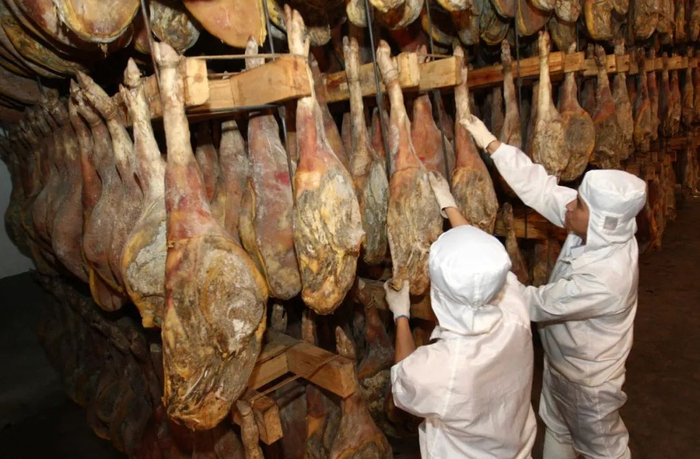 曲靖市宣威火腿加工企业 张彤 摄