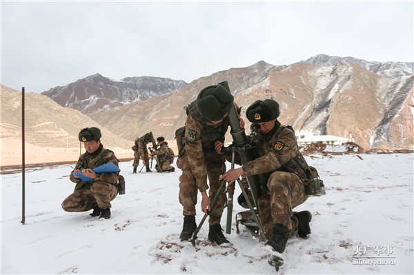 针对新的作战环境，探索新的战法训法