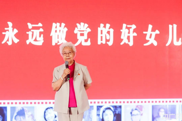 电影表演艺术家田华（央广网发 主办方供图）