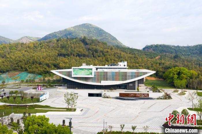 美妆国际会展中心 何伟卫 摄