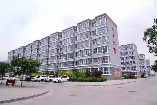 人才公寓大楼（央广网 发 王晋文 摄）