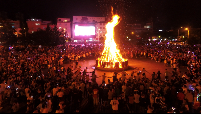 李亚 文 柏云飞 摄