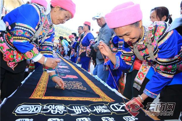 世界最长彝绣封针 供图
