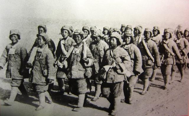 上世纪五十年代，女兵进疆支援边疆建设