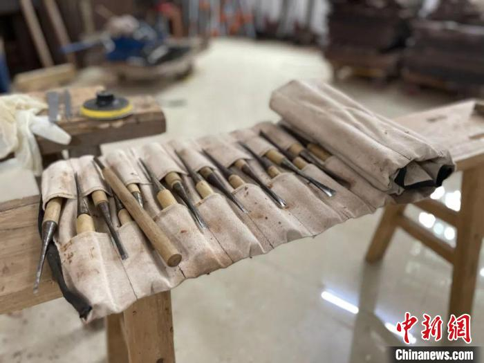 制作荔枝木家具的工具。增城区委宣传部 供图
