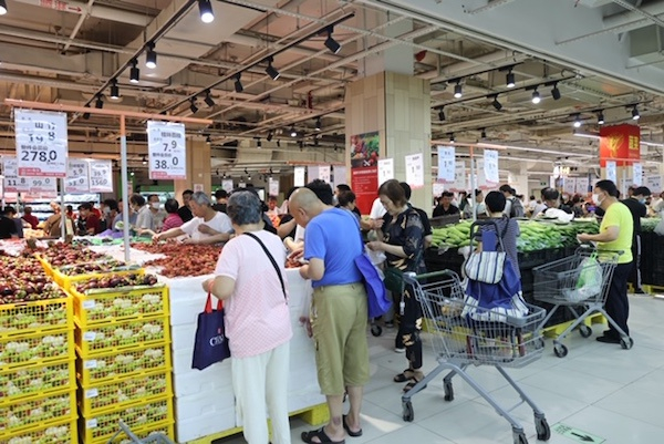 图说：上海永辉的首家仓储店通河路店开业 来源/采访对象提供