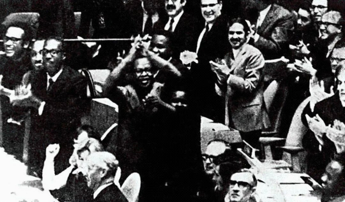 跳起舞的坦桑尼亚代表萨利姆