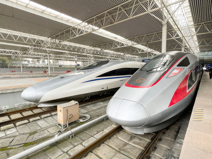 CR400AF“复兴号”动车 邹乐 摄