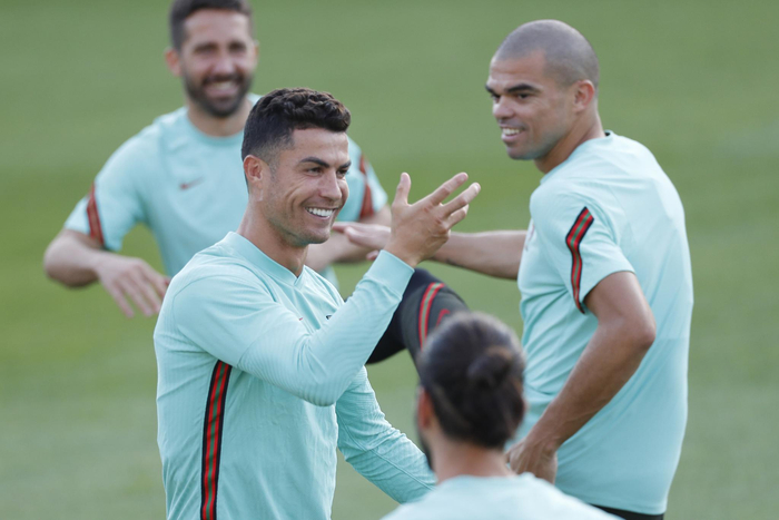 C罗和葡萄牙队能否保住小组出线权？