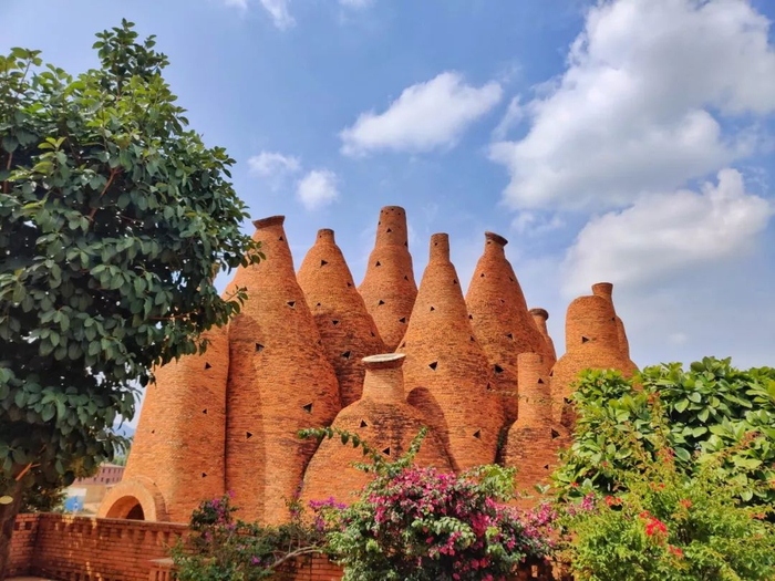 东风韵艺术小镇 资料图