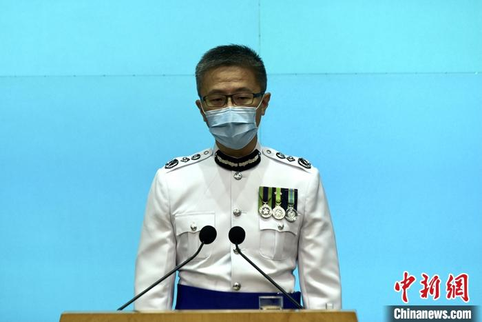 6月25日上午，新任香港特区政府警务处处长萧泽颐会见传媒。 中新社记者 李志华 摄