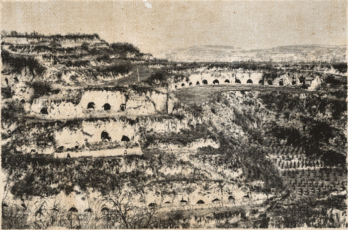 清凉山上密集排列的窑洞