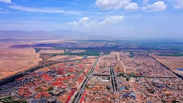 ▲如今的闽宁镇俯瞰图（图片来源于网络）