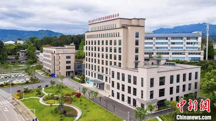 汽车空调产业创新服务综合体 张有钢 摄