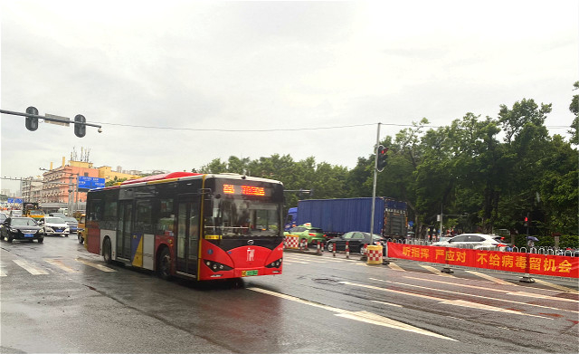 （芳村片区交通恢复正常。何乐舒/摄。）
