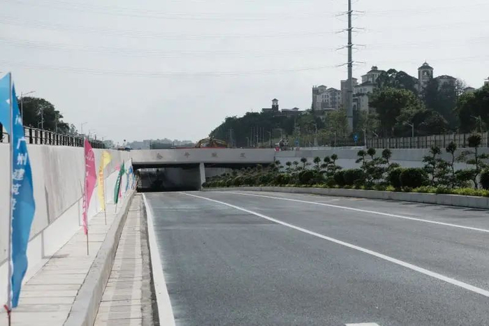 新广从路在原永泰客运站附近设置了长约874米永平隧道。通讯员供图