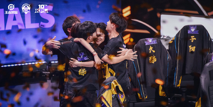 南京Hero久竞问鼎2021KPL春季赛。