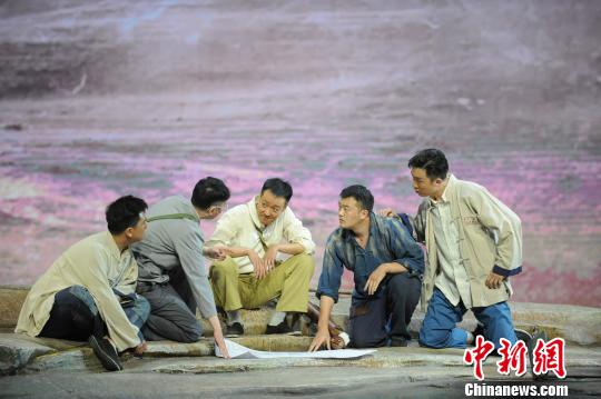 话剧《谷文昌》剧照 曹志钢 摄