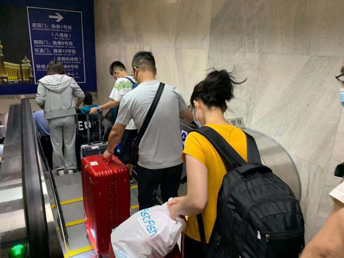 北京站新增设扶梯（图片来源：北京地铁）